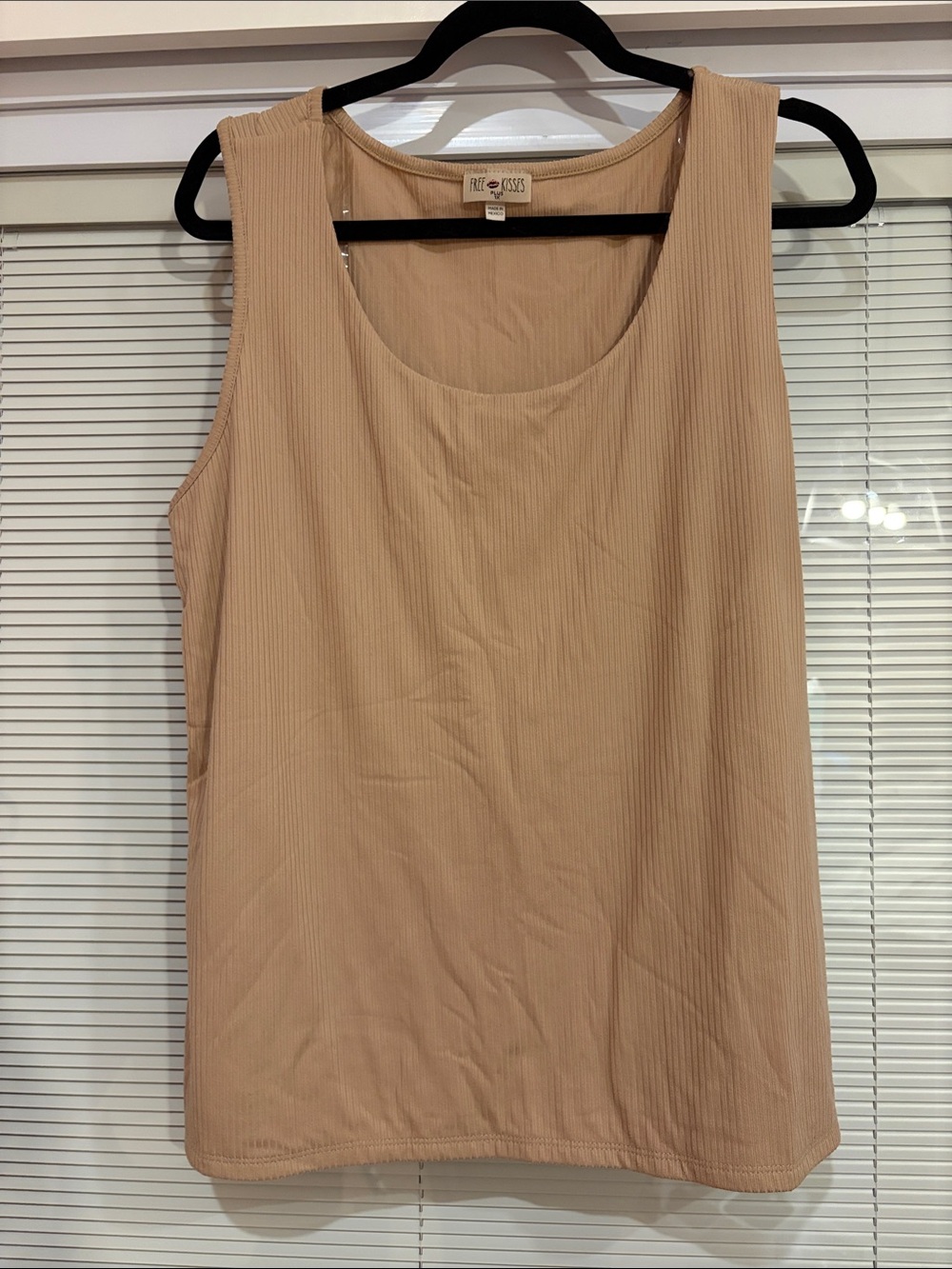 Free Kisses Tan Tank Top Size 1X